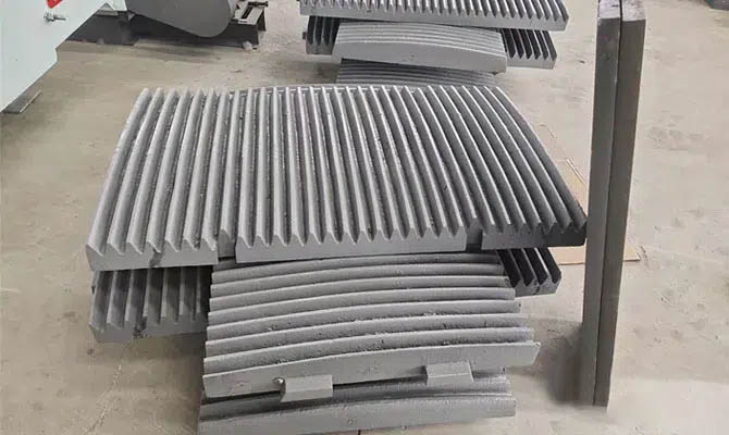 Jaw crusher plates